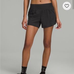 Size 6 Black lululemon Hotty Hot High Rise Lined Short 4”